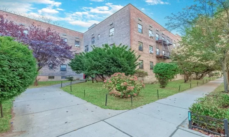 144-30 78 Road, Flushing, NY, 3 Rooms Rooms,1 BathroomBathrooms,Residential,For Sale,78,3592483