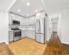 2436 Matthews Avenue, Bronx, NY, 3 Bedrooms Bedrooms, 4 Rooms Rooms,2 BathroomsBathrooms,Residential Lease,For Rent,Matthews,3592478