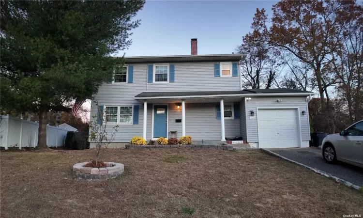 11 Greenmist Drive, Ronkonkoma, NY, 4 Bedrooms Bedrooms, 8 Rooms Rooms,1 BathroomBathrooms,Residential Lease,For Rent,Greenmist,3592415