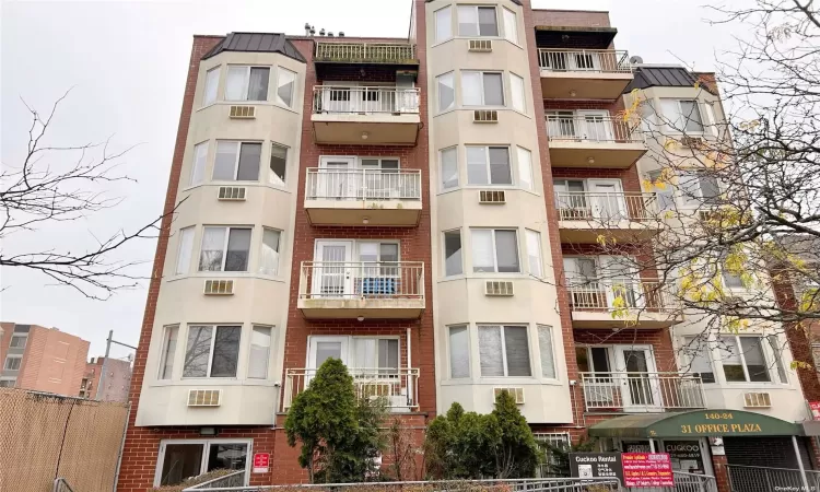 140-24 31st Drive, Flushing, NY, 1 Bedroom Bedrooms, 3 Rooms Rooms,1 BathroomBathrooms,Residential,For Sale,31st,3592490