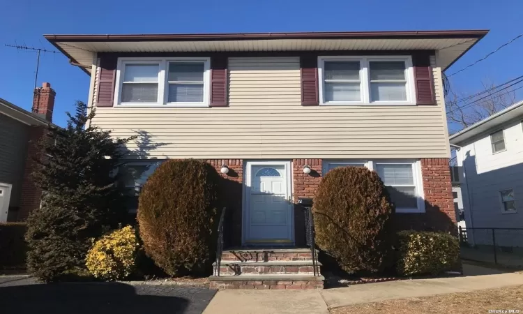 7 Yennicock Avenue, Port Washington, NY, 2 Bedrooms Bedrooms, 4 Rooms Rooms,1 BathroomBathrooms,Residential Lease,For Rent,Yennicock,3592509