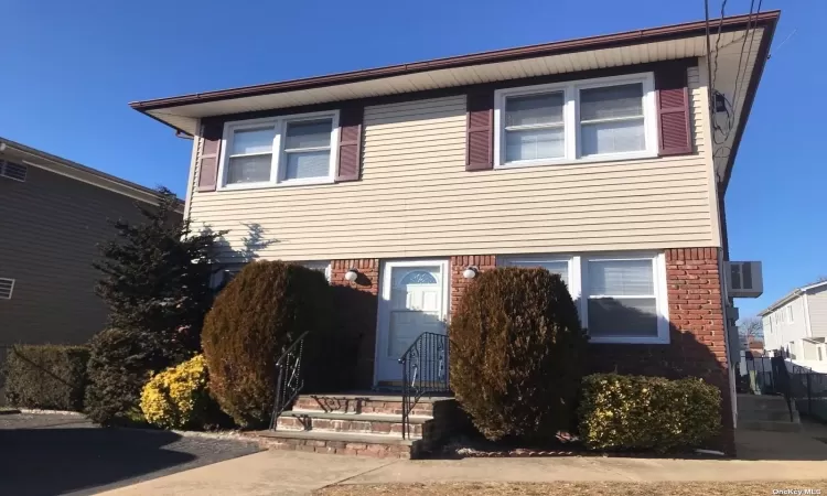 7 Yennicock Avenue, Port Washington, NY, 2 Bedrooms Bedrooms, 4 Rooms Rooms,1 BathroomBathrooms,Residential Lease,For Rent,Yennicock,3592509