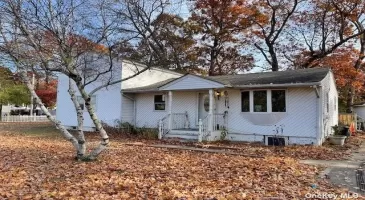 255 Jayne Boulevard, Port Jefferson Station, NY, 4 Bedrooms Bedrooms, 8 Rooms Rooms,4 BathroomsBathrooms,Residential,For Sale,Jayne,3592611