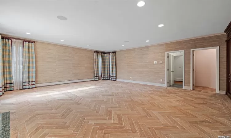 FAMILY ROOM WITH RADIANT HEAT