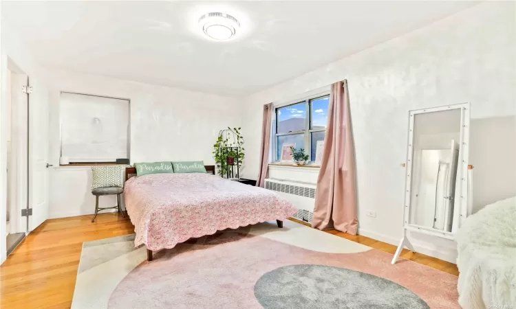 29-49 137th Street, Flushing, NY, 2 Bedrooms Bedrooms, 5 Rooms Rooms,1 BathroomBathrooms,Residential,For Sale,137th,3592630