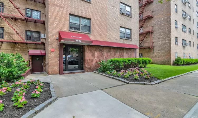 29-49 137th Street, Flushing, NY, 2 Bedrooms Bedrooms, 5 Rooms Rooms,1 BathroomBathrooms,Residential,For Sale,137th,3592630