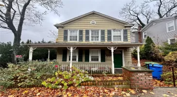 307 Broadway, Port Jefferson, NY, 4 Bedrooms Bedrooms, 8 Rooms Rooms,1 BathroomBathrooms,Residential,For Sale,Broadway,3592621