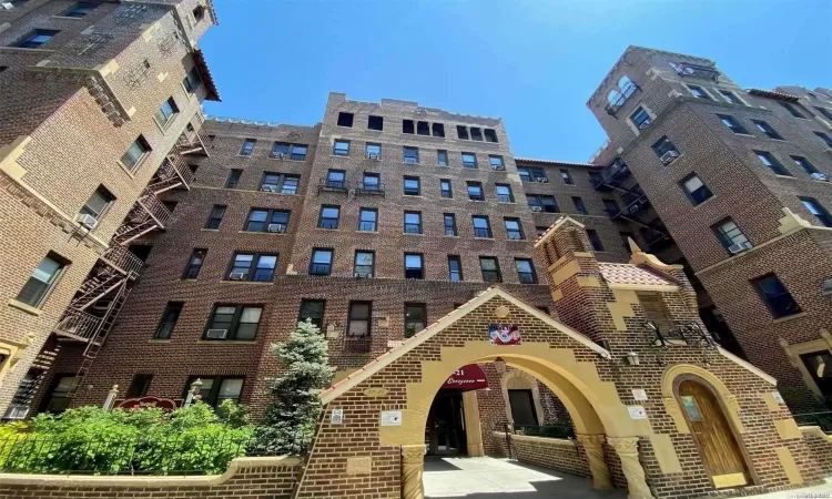 37-21 80th Street, New York, NY, 1 Room Rooms,1 BathroomBathrooms,Residential,For Sale,80th,L3576469