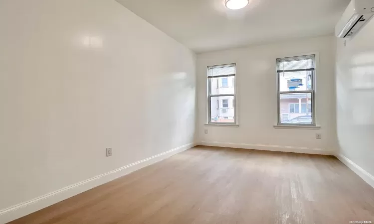 25-36 37th Street, New York, NY, 2 Bedrooms Bedrooms, 4 Rooms Rooms,2 BathroomsBathrooms,Residential Lease,For Rent,37th,L3577830