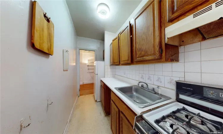 125 Hawthorne Street, New York, NY, 3 Rooms Rooms,1 BathroomBathrooms,Residential,For Sale,Hawthorne,L3582011