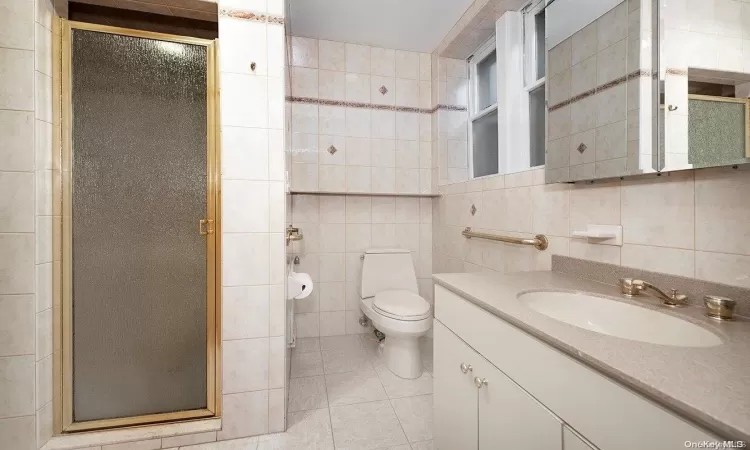 34-06 81st Street, New York, NY, 3 Bedrooms Bedrooms, 6 Rooms Rooms,2 BathroomsBathrooms,Residential,For Sale,81st,L3586022