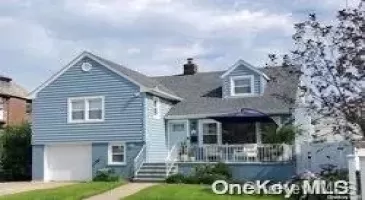 371 Penn Street, Long Beach, NY, 3 Bedrooms Bedrooms, 5 Rooms Rooms,2 BathroomsBathrooms,Residential Lease,For Rent,Penn,L3590952