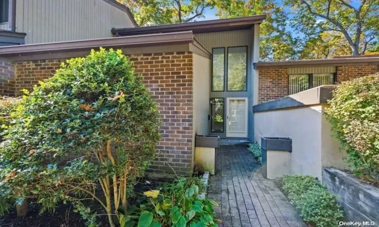 Front brick walkway to home