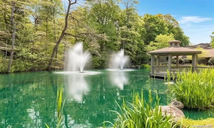 Hamlet Pond with Fountains