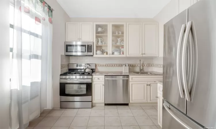 7101 Colonial Road, New York, NY, 1 Bedroom Bedrooms, 3 Rooms Rooms,1 BathroomBathrooms,Residential,For Sale,Colonial,L3587913