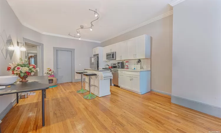 3104 Snyder Avenue, New York, NY, 12 Rooms Rooms,3 BathroomsBathrooms,Residential Income,For Sale,Snyder,L3590896