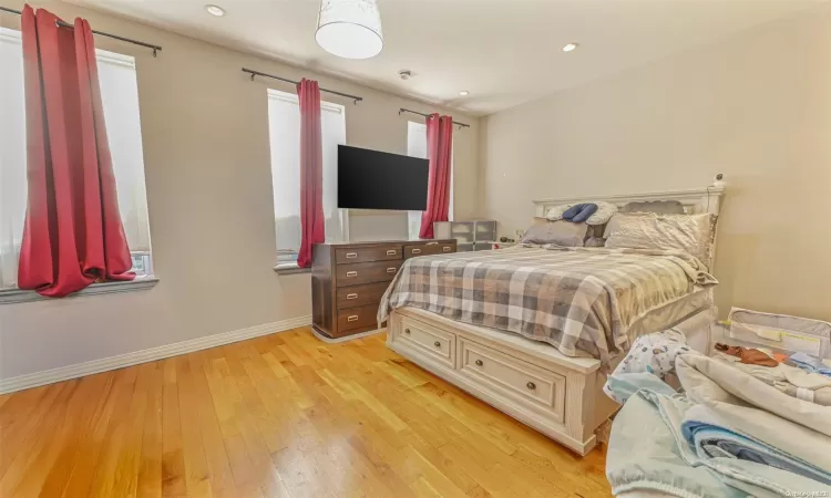 3104 Snyder Avenue, New York, NY, 12 Rooms Rooms,3 BathroomsBathrooms,Residential Income,For Sale,Snyder,L3590896