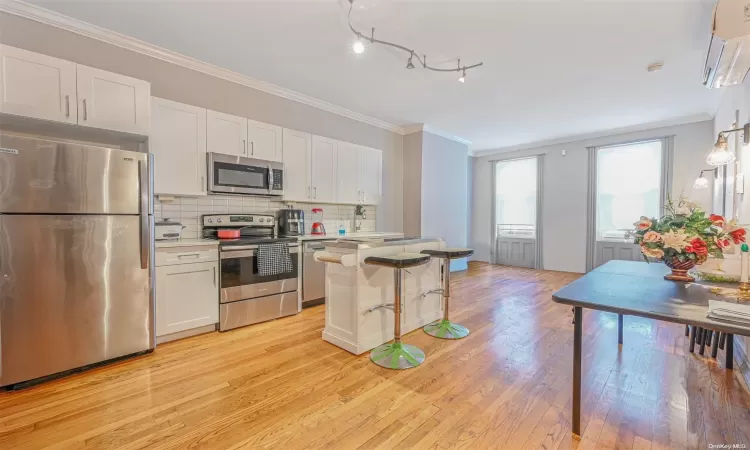 3104 Snyder Avenue, New York, NY, 12 Rooms Rooms,3 BathroomsBathrooms,Residential Income,For Sale,Snyder,L3590896