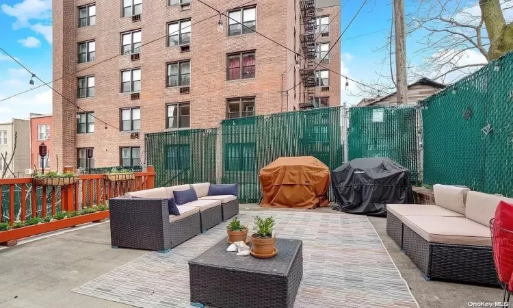 50-22 40 Street, New York, NY, 1 Bedroom Bedrooms, 3 Rooms Rooms,1 BathroomBathrooms,Residential,For Sale,40,L3590998