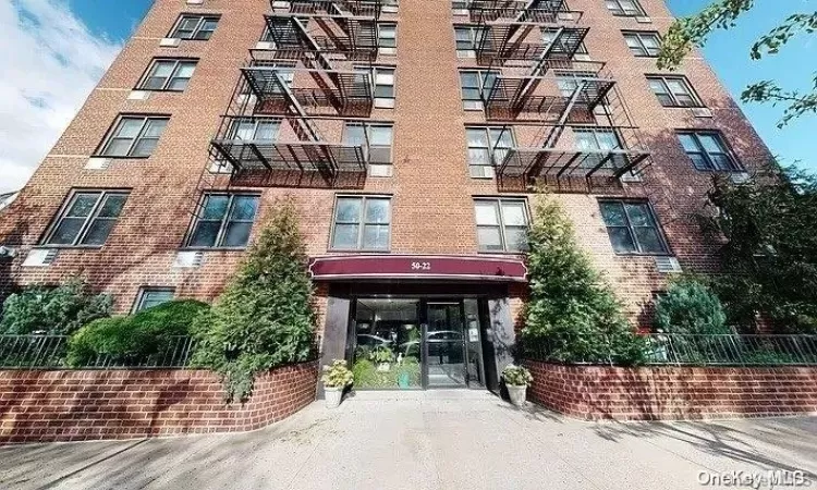 50-22 40 Street, New York, NY, 1 Bedroom Bedrooms, 3 Rooms Rooms,1 BathroomBathrooms,Residential,For Sale,40,L3590998