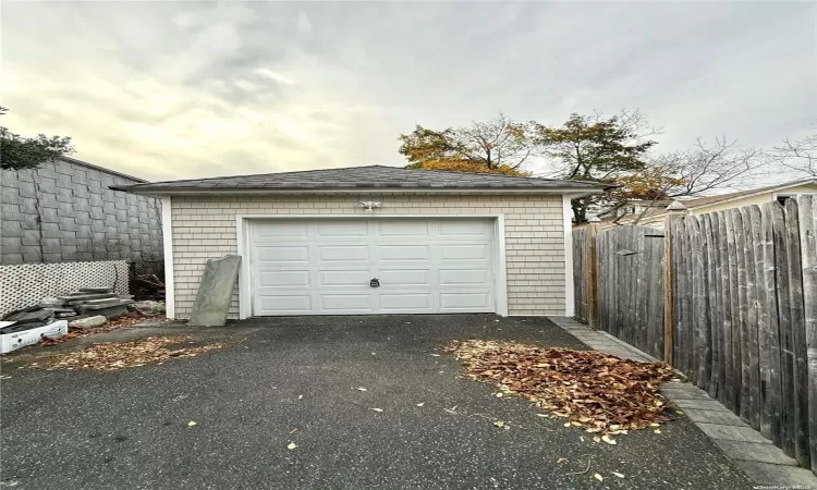 16 Columbia Street, Oyster Bay, NY, 3 Bedrooms Bedrooms, 6 Rooms Rooms,1 BathroomBathrooms,Residential Lease,For Rent,Columbia,L3591025