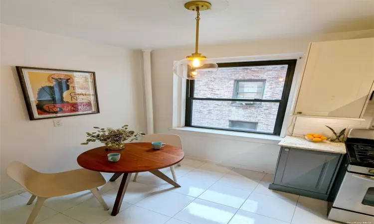 77-20 Austin Street, New York, NY, 2 Bedrooms Bedrooms, 4 Rooms Rooms,1 BathroomBathrooms,Residential Lease,For Rent,Austin,L3591026