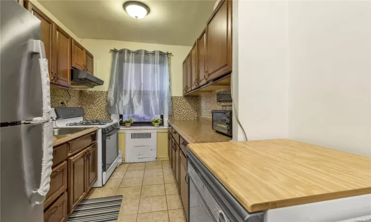 92-11 35th Avenue, New York, NY, 1 Bedroom Bedrooms, 4 Rooms Rooms,1 BathroomBathrooms,Residential,For Sale,35th Avenue,L3591010