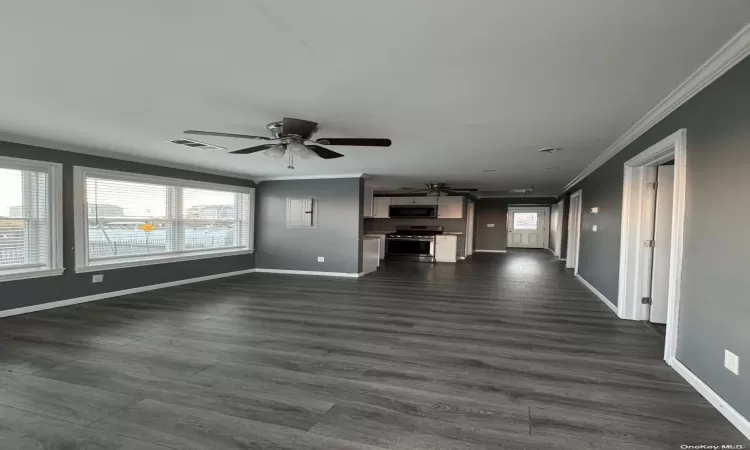 open floor plan, living room