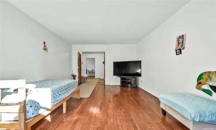 67-25 Clyde Street, New York, NY, 2 Bedrooms Bedrooms, 5 Rooms Rooms,1 BathroomBathrooms,Residential,For Sale,Clyde,L3591127