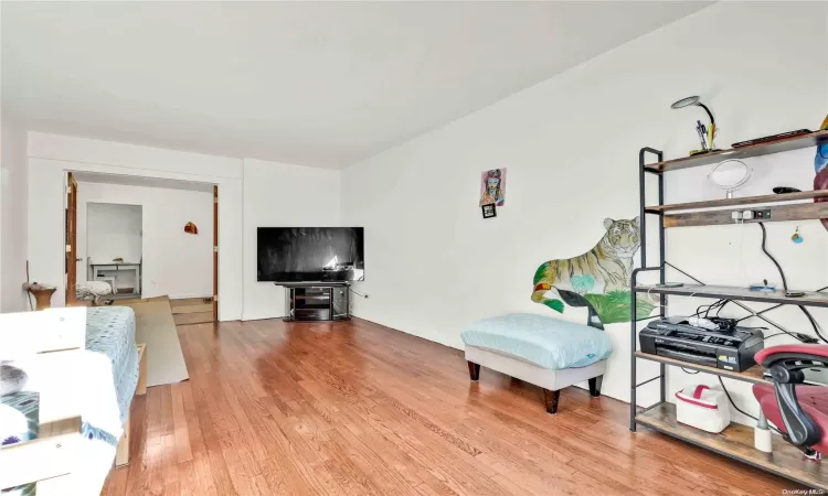 67-25 Clyde Street, New York, NY, 2 Bedrooms Bedrooms, 5 Rooms Rooms,1 BathroomBathrooms,Residential,For Sale,Clyde,L3591127