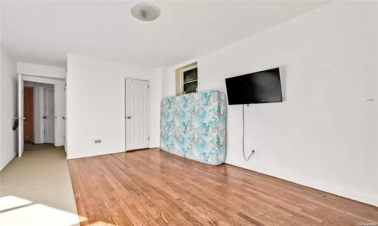 67-25 Clyde Street, New York, NY, 2 Bedrooms Bedrooms, 5 Rooms Rooms,1 BathroomBathrooms,Residential,For Sale,Clyde,L3591127