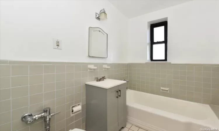 143-50 Hoover Avenue, New York, NY, 1 Bedroom Bedrooms, 3 Rooms Rooms,1 BathroomBathrooms,Residential,For Sale,Hoover,L3591200