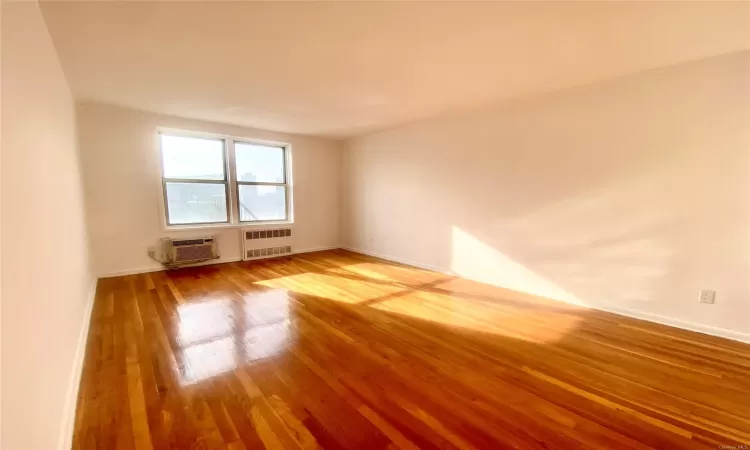 41-25 Kissena Boulevard, New York, NY, 2 Bedrooms Bedrooms, 5 Rooms Rooms,1 BathroomBathrooms,Residential,For Sale,Kissena,L3591198