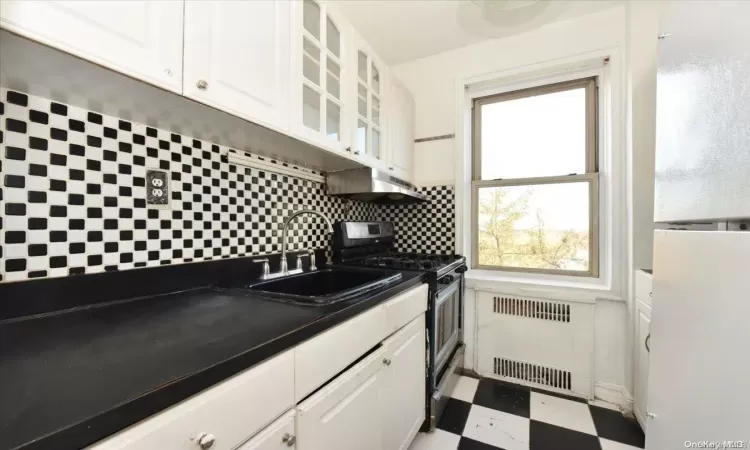 84-49 168 Street, New York, NY, 2 Bedrooms Bedrooms, 6 Rooms Rooms,2 BathroomsBathrooms,Residential,For Sale,168,L3591185