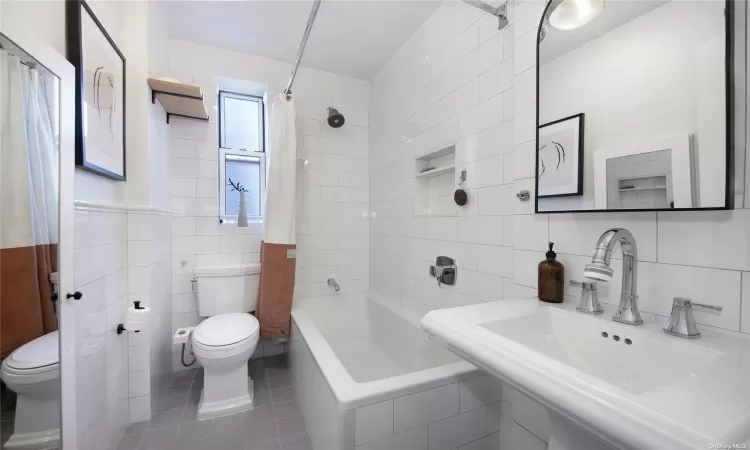 73-12 35th Avenue, New York, NY, 2 Bedrooms Bedrooms, 4 Rooms Rooms,1 BathroomBathrooms,Residential,For Sale,35th,L3591182