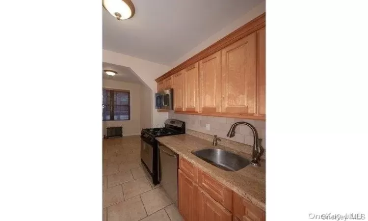 190-7A Crocheron Avenue, New York, NY, 2 Bedrooms Bedrooms, 5 Rooms Rooms,2 BathroomsBathrooms,Residential Lease,For Rent,Crocheron,L3591184