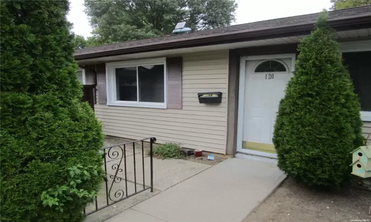 120 Feller Drive, Islip, NY, 1 Bedroom Bedrooms, 4 Rooms Rooms,1 BathroomBathrooms,Residential,For Sale,Feller,L3591209