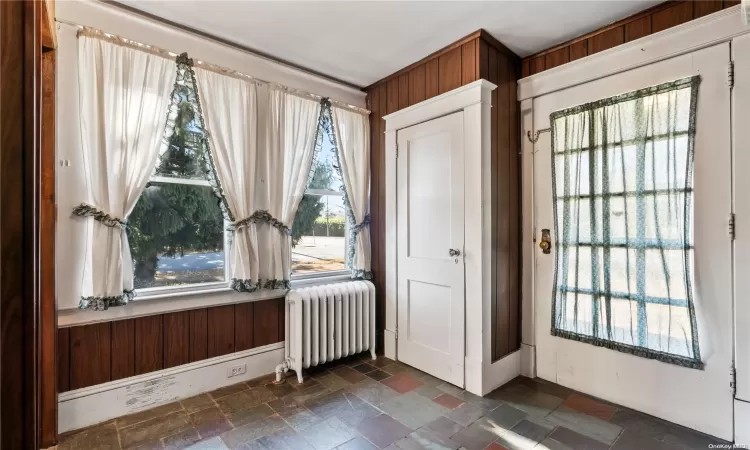 Spacious entry foyer