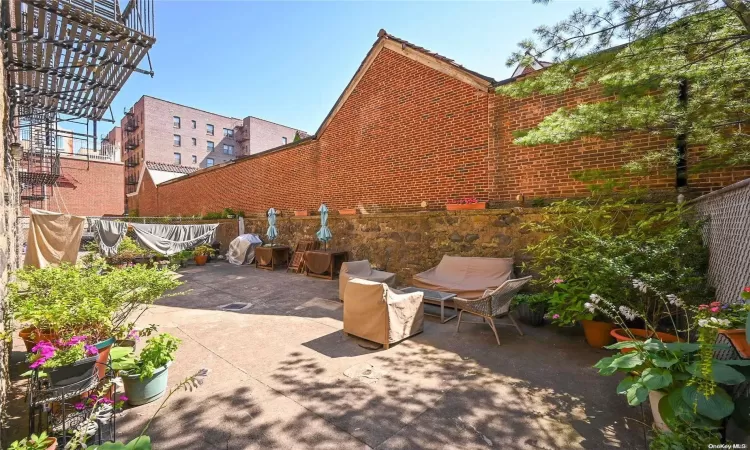 34-39 82 Street, New York, NY, 2 Bedrooms Bedrooms, 6 Rooms Rooms,1 BathroomBathrooms,Residential,For Sale,82,L3591204