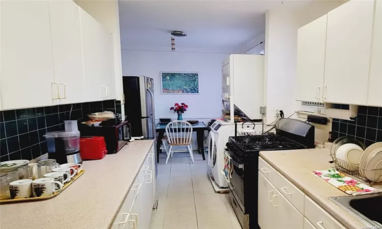 100-10 67th Road, New York, NY, 2 Bedrooms Bedrooms, 5 Rooms Rooms,1 BathroomBathrooms,Residential,For Sale,67th,L3591270