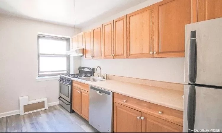 102-55 67th Road, New York, NY, 1 Bedroom Bedrooms, 4 Rooms Rooms,1 BathroomBathrooms,Residential Lease,For Rent,67th,L3591295