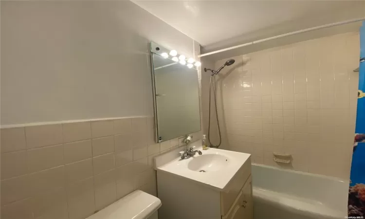 98-20 62 Drive, New York, NY, 1 Bedroom Bedrooms, 3 Rooms Rooms,1 BathroomBathrooms,Residential Lease,For Rent,62,L3591331