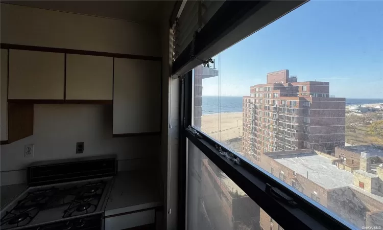 40 Brighton 1st Road, New York, NY, 2 Rooms Rooms,1 BathroomBathrooms,Residential,For Sale,Brighton 1st,L3591265