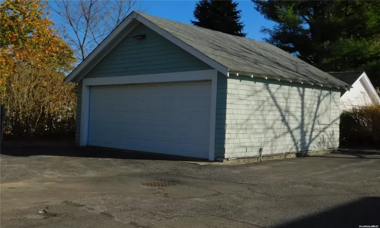 Detached Garage