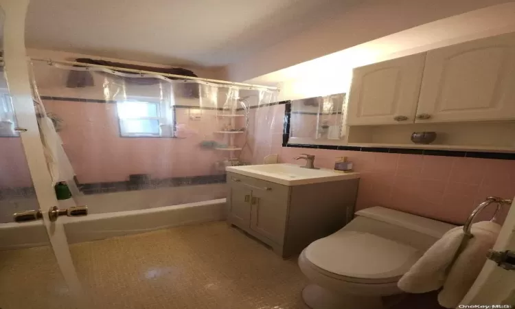 144-45 Sanford Avenue, New York, NY, 1 Bedroom Bedrooms, 4 Rooms Rooms,1 BathroomBathrooms,Residential,For Sale,Sanford,L3591378