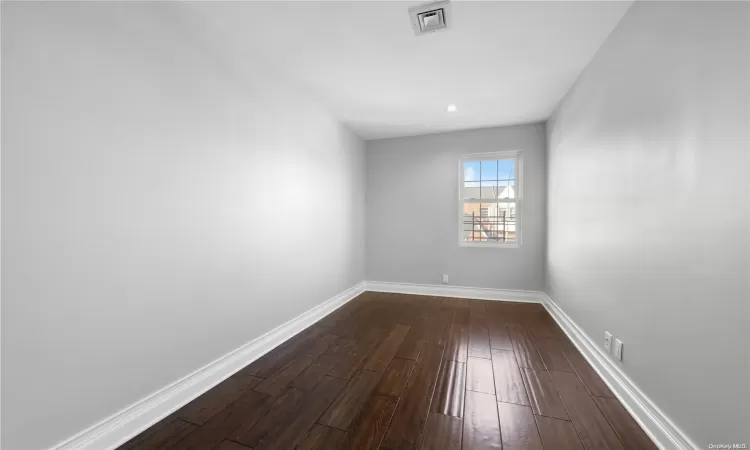 30-19 90th Street, New York, NY, 3 Bedrooms Bedrooms, 5 Rooms Rooms,1 BathroomBathrooms,Residential,For Sale,90th,L3591361