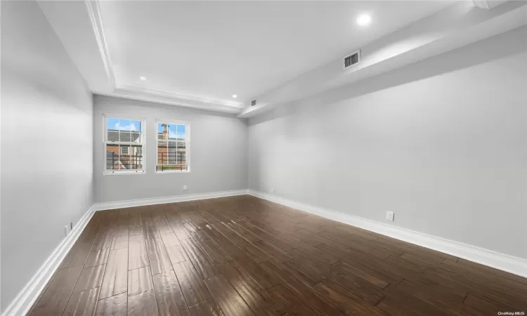 30-19 90th Street, New York, NY, 3 Bedrooms Bedrooms, 5 Rooms Rooms,1 BathroomBathrooms,Residential,For Sale,90th,L3591361