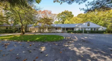 4 Laurel Lane, Oyster Bay, NY, 4 Bedrooms Bedrooms, 12 Rooms Rooms,4 BathroomsBathrooms,Residential,For Sale,Laurel,L3591602