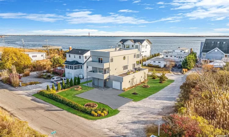 12 Oak Beach Road, Babylon, NY, 4 Bedrooms Bedrooms, 7 Rooms Rooms,3 BathroomsBathrooms,Residential,For Sale,Oak Beach,L3591605