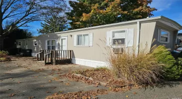 1964-102 River Road, Riverhead, NY, 2 Bedrooms Bedrooms, 6 Rooms Rooms,1 BathroomBathrooms,Residential,For Sale,River,L3591487